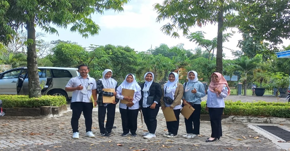 Pemberangkatan Kerja ke PT Dan Liris Textile &Garment Sukoharjo